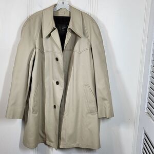 London Fog Men's Raincoat  / Trench Coat